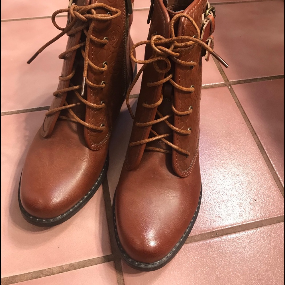 Shoe Dazzle Brown Booties.